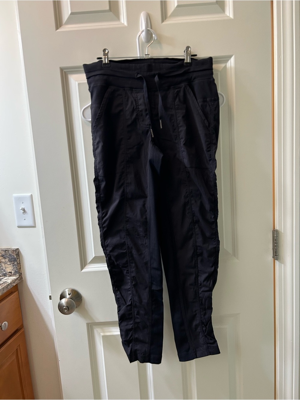lululemon athletica Black Joggers Size 4